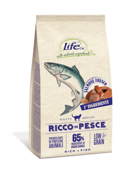 Lifecat Adult Rich in salmon low grain - Сухой низкозерновой корм для кошек с высоким содержанием свежего лосося